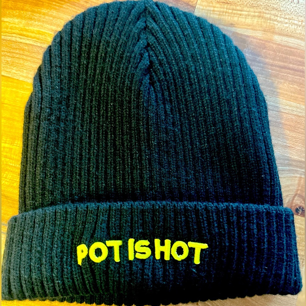 🌼Pot is Hot🌼beanie hat